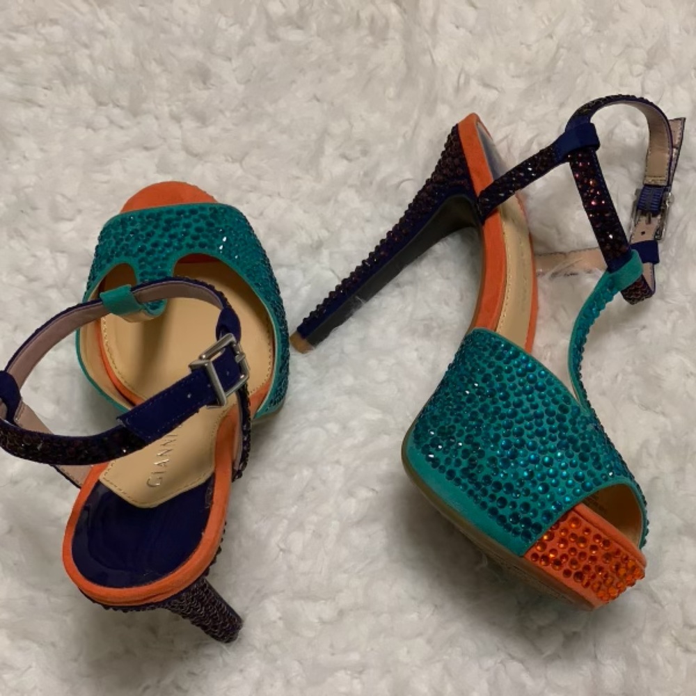 Gianni Bini Heels Size 6 Multi Color "You can't tell me nothing!" 😍